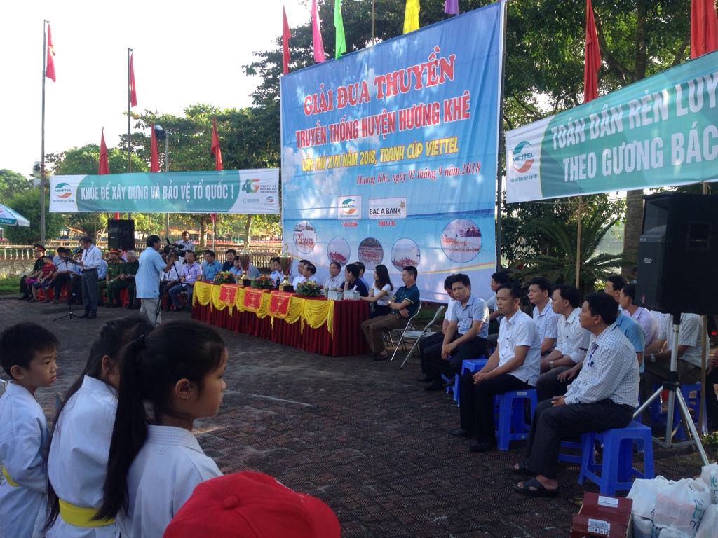 Thực hiện kế hoạch số 92/KH-UBND ngày 06/8/2018 của UBND huyện Hương Khê về việc tổ chức giải Đua thuyền chào mừng kỷ niệm 73 năm Cách mạng Tháng tám và Quốc khánh 02/9/2018.